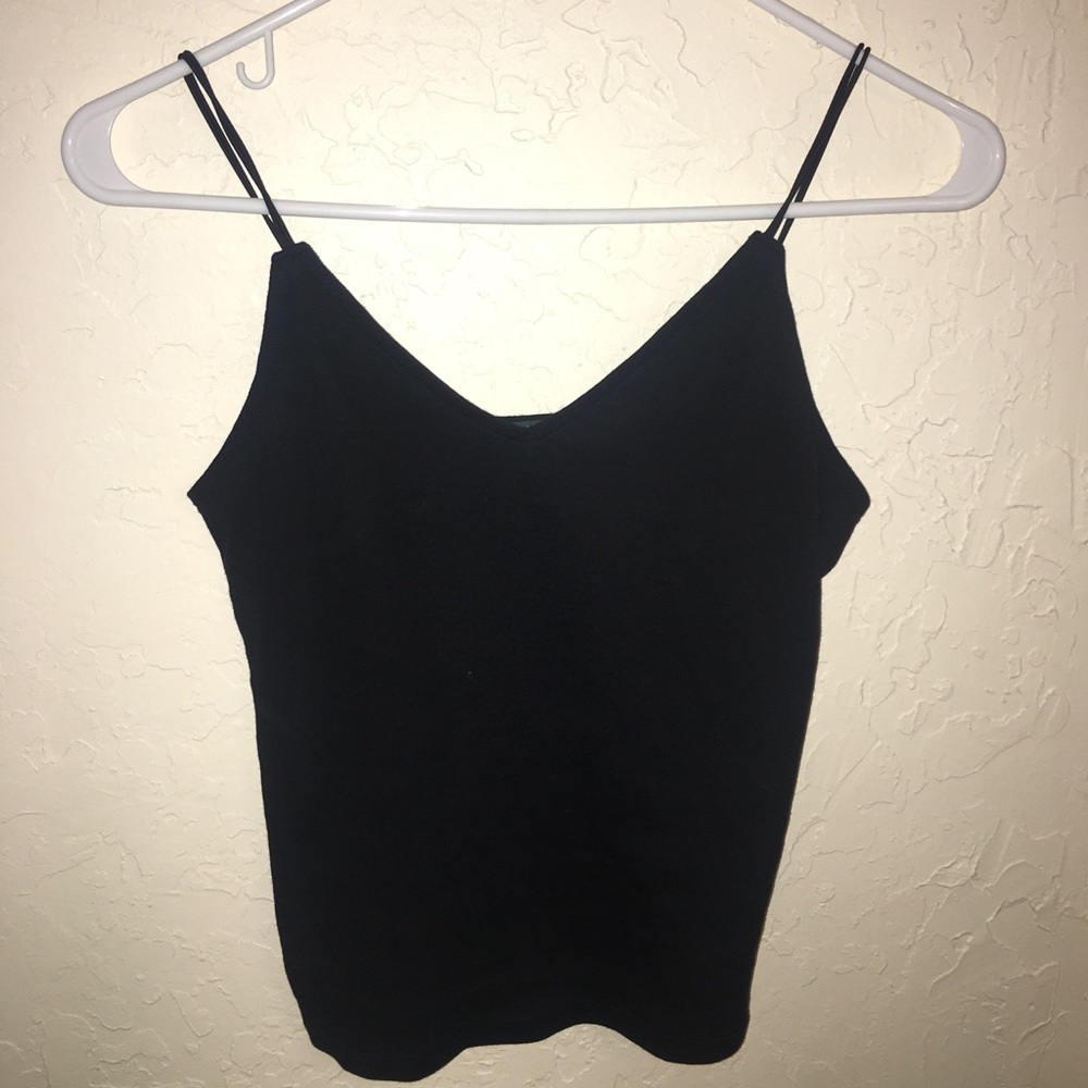 Black cropped tank